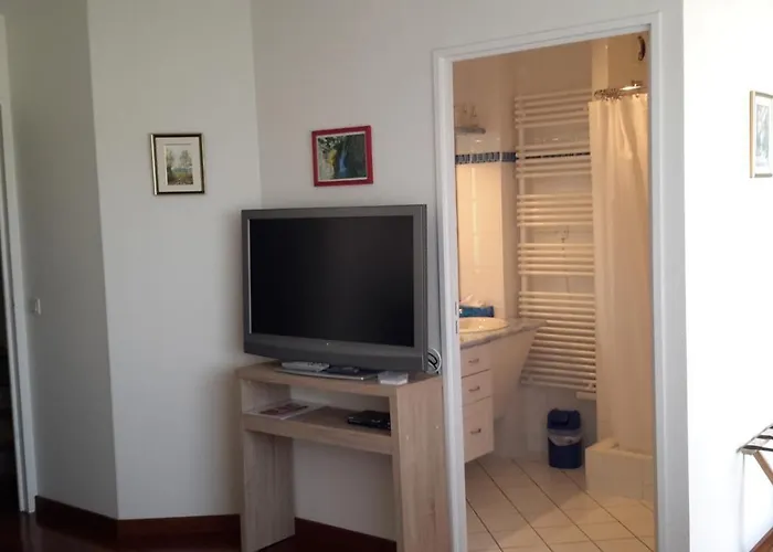 Alojamento de Acomodação e Pequeno-almoço D'hotes Danielle 3*